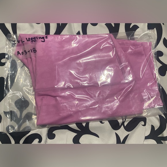 🔥IVL Collective Chichi High Waist Leggings
Size:10 Color: Cyclamen (Pink) - Picture 14 of 16